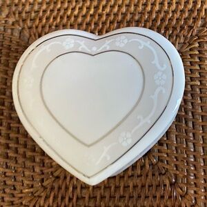 Wedgwood Heart Trinket Box Bone China Heart Shape Jewelry Box